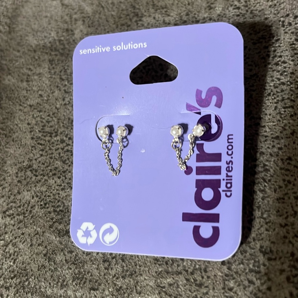 NWT Claire's Silvertone with pearl double SENSITIVE Solution EARRINGS